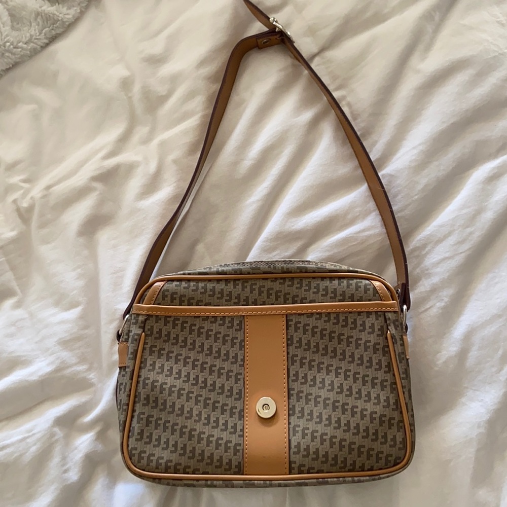 Vintage shoulder bag